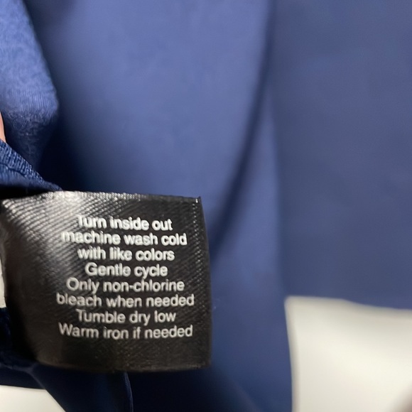 💕4 for $25💕 Women’s bell sleeve Lane Bryant top. - Picture 5 of 7